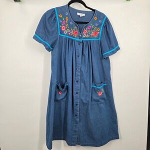 Go Softly Patio Denim Snap Midi Dress Muumuu Size M Floral Embroidered Pockets